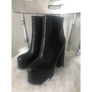 Heeled booties